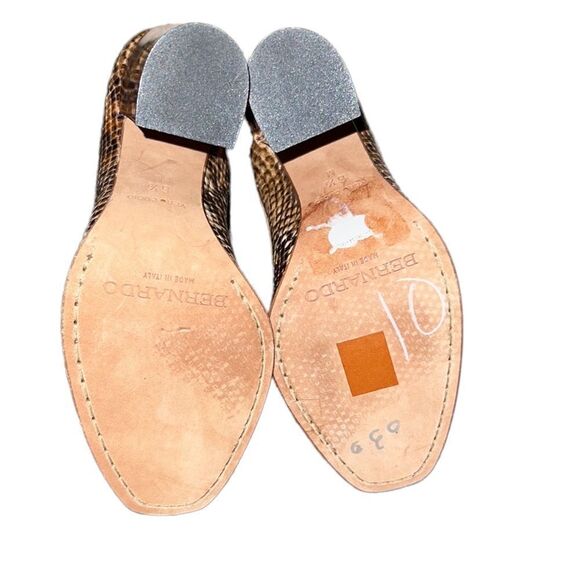 ✨ Bernardo Snake Skin Chunk Heel ✨ - Picture 4 of 7